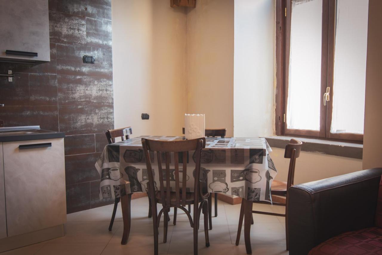 Centro Storico Garibaldi Guest House เนเปิลส์ ภายนอก รูปภาพ